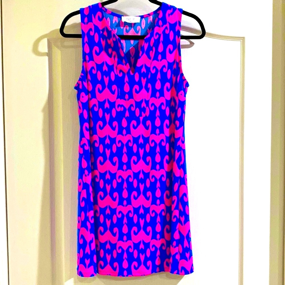 Peach Love California/Sleeveless Printed Mini Dress/Size M/Pink and Blue